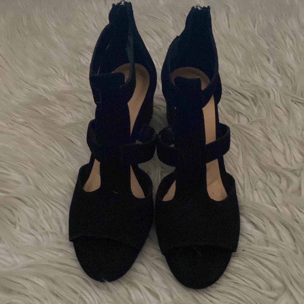 New Clarks suede sandals sz 8